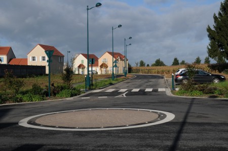 L'accès rue des Myosotis au  carrefour de la rue des Hayettes.